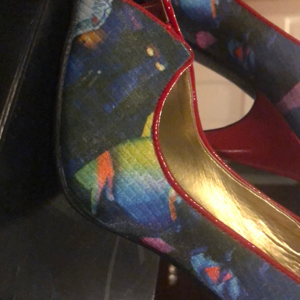 Shoes - Picture 3 of 4